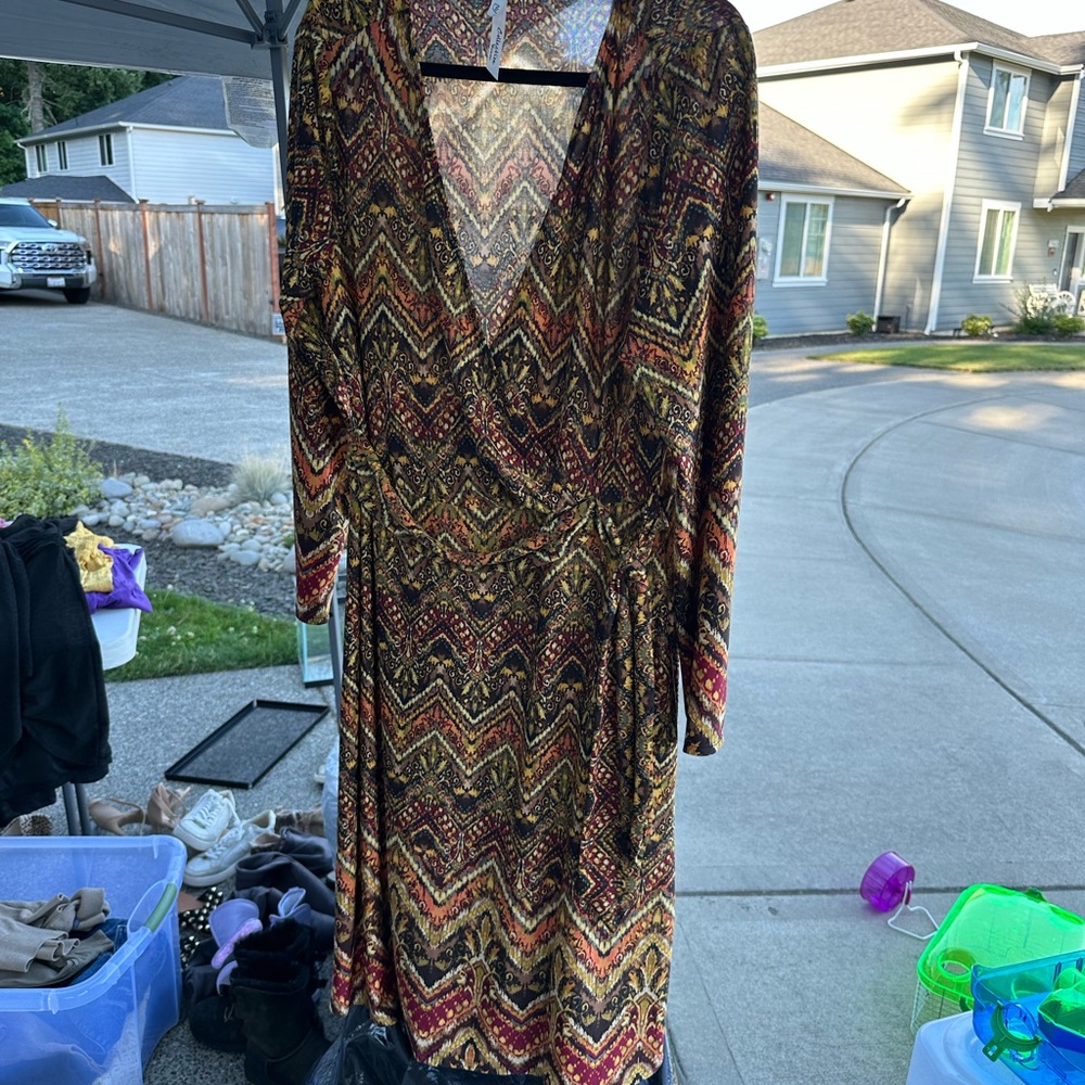 NY Collection Brown and Yellow Plunge Gown